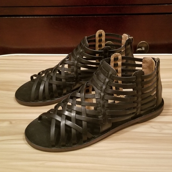 NEW Tommy Bahama Leather Flat Shoes in Black - Picture 3 of 6